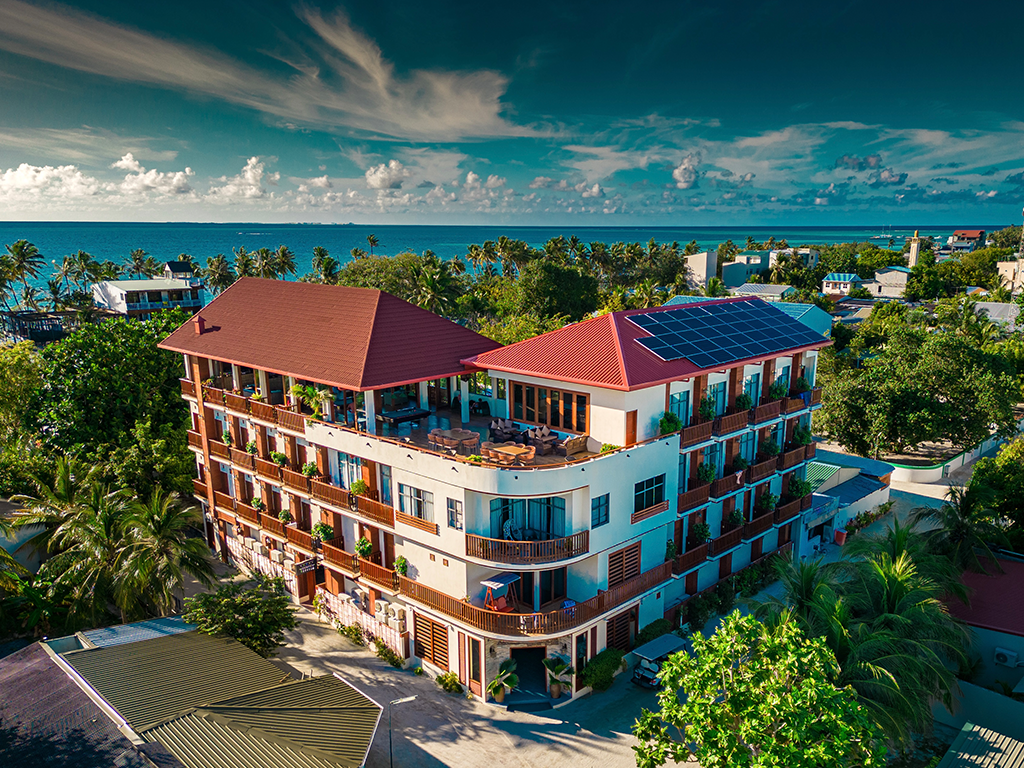Maldivi čarter - Araamu Holidays & Spa - Polpenzion - VKLJUČENI 3 IZLETI